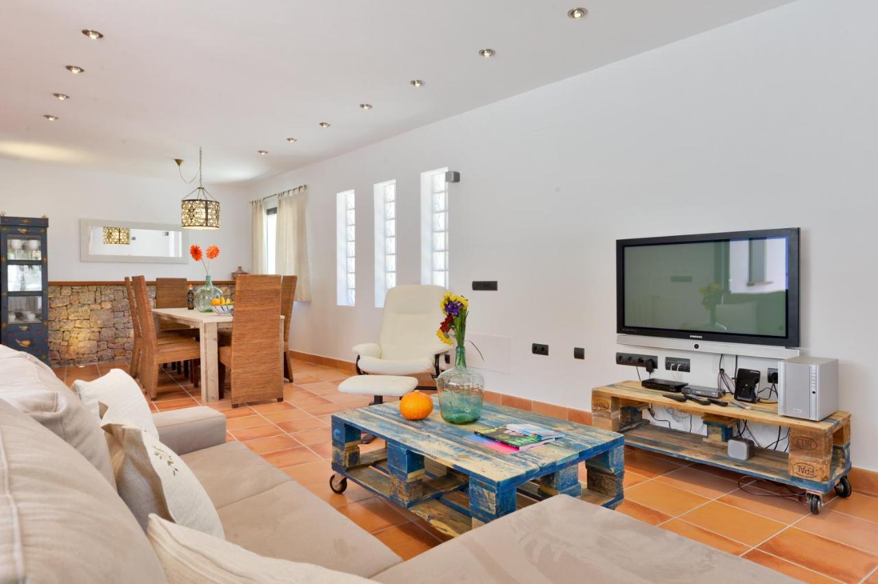 New Villa With Pool 19 Mins From Ibiza Town Cana Clara 圣埃乌拉利亚 外观 照片
